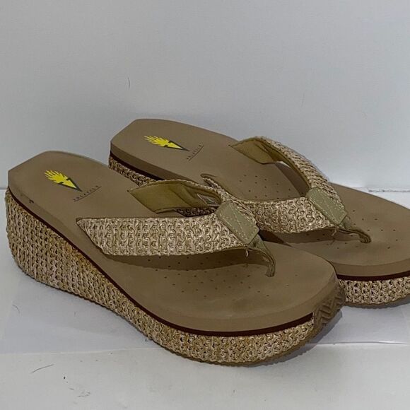 Volatile Women's Woven Wedge Slip-On Tan Sandals Size 10 - Picture 2 of 8